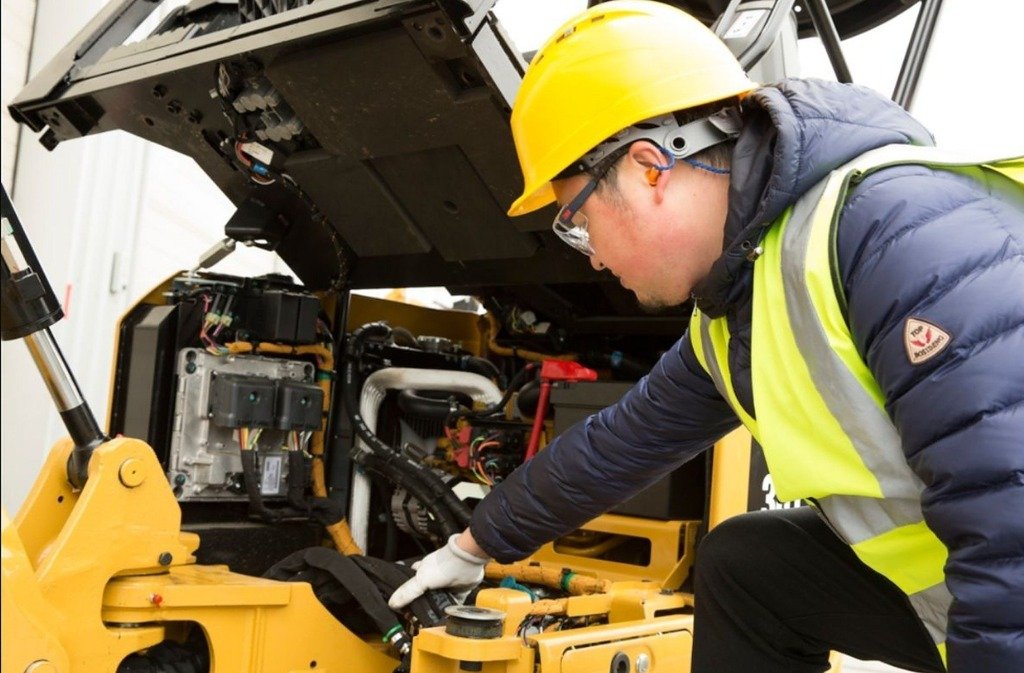 Complete Machine Overhauling - Opening & Fitting & Repairing Services